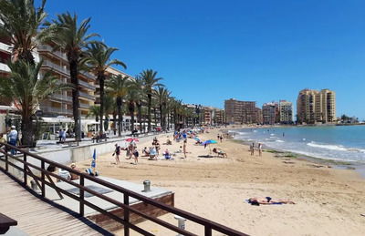 Playa del Cura y paseo marítimo en Torrevieja