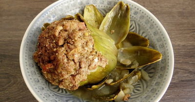 Stewed stuffed artichokes