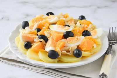 Malaga salad with orange and cod