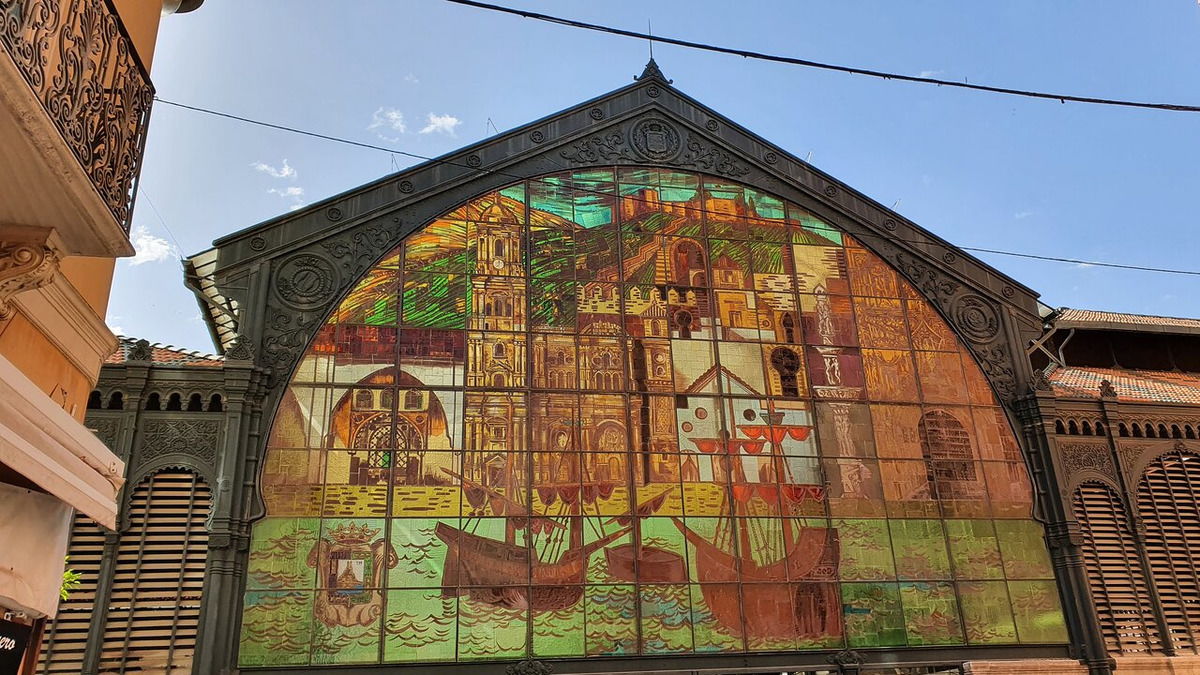 Mercado de Atarazanas — Malaga central market Atarazanas Market in Malaga - a covered market selling fruit, seafood and tapas.