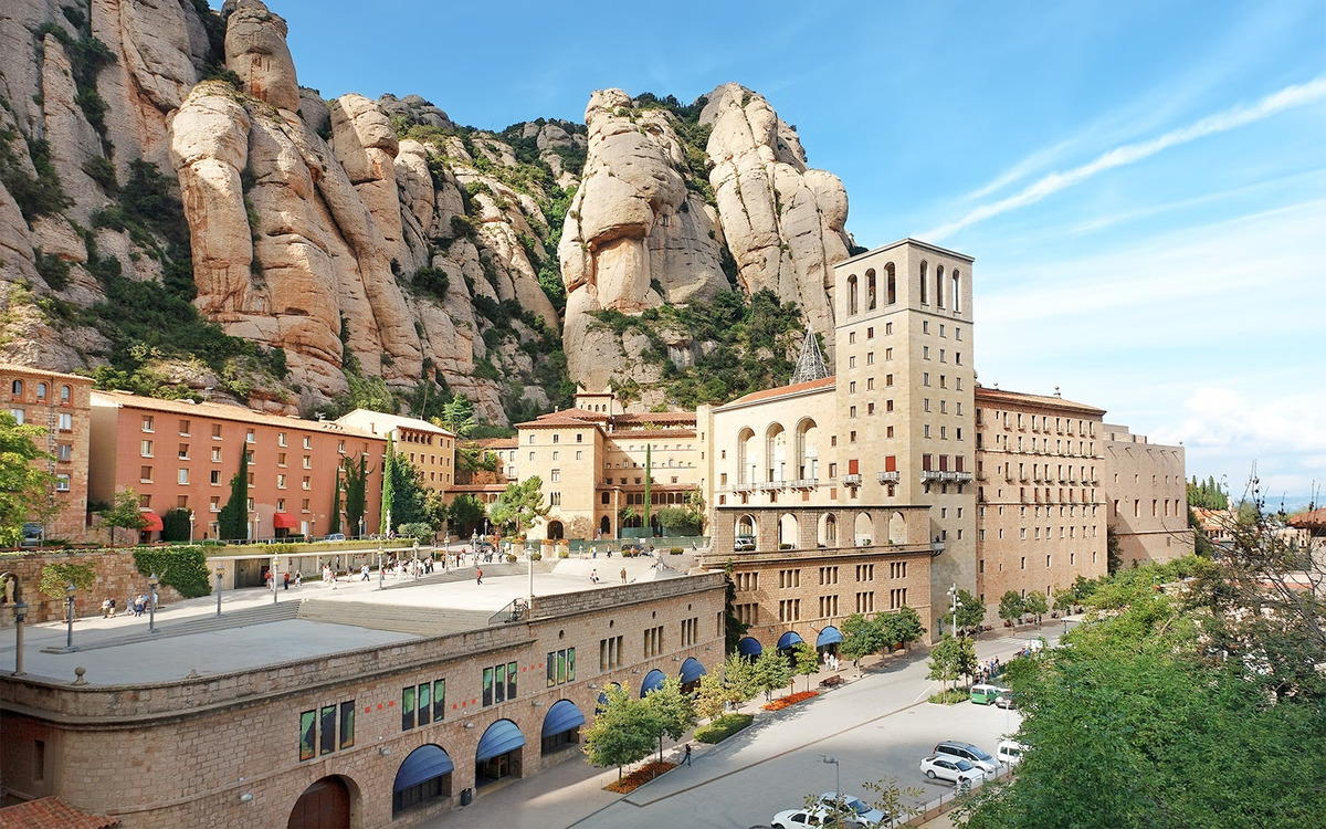 What to see in Montserrat
