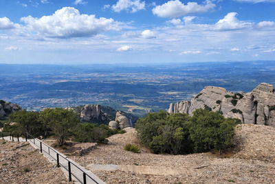 Hiking routes and walks in Montserrat with panoramic views