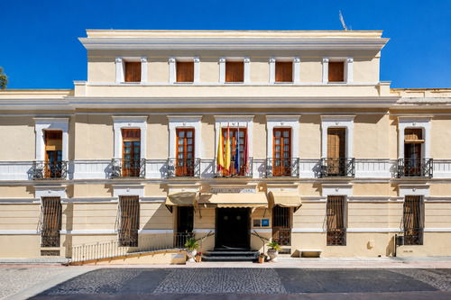 Uno de los hoteles del complejo Balneario de Archena