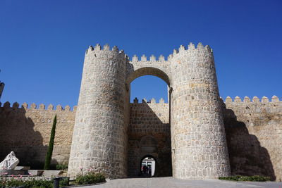 Puerta del Alcázar -  входные ворота в исторический центр