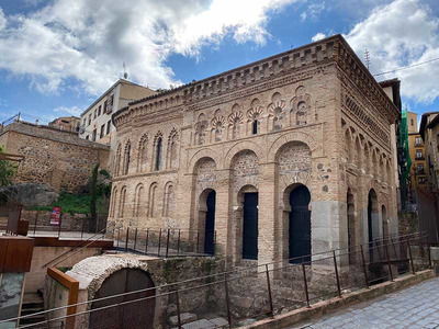 Mezquita del Cristo de la Luz Mezquita del Cristo de la Luz — a 10th-century mosque building in Toledo, Spain